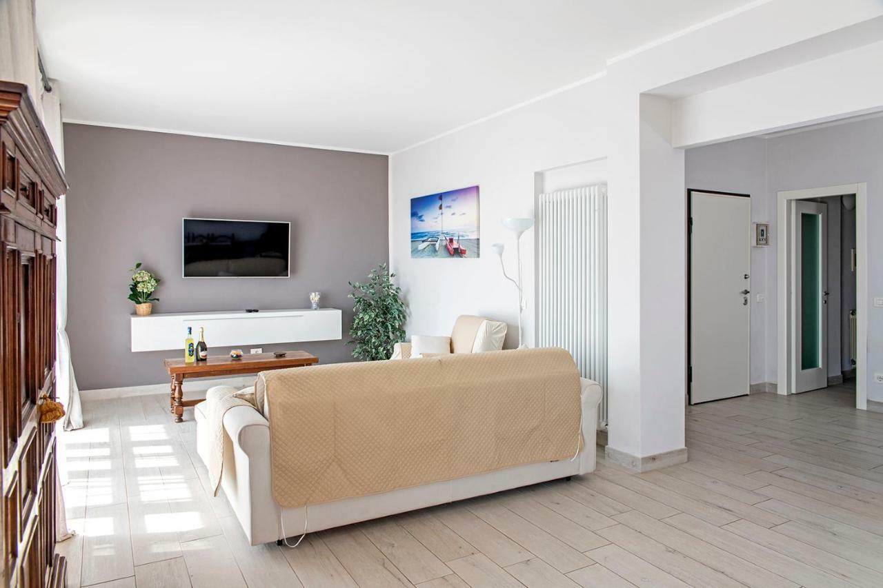 Appartamento Alex Vista Mare Lido di Camaiore Eksteriør bilde